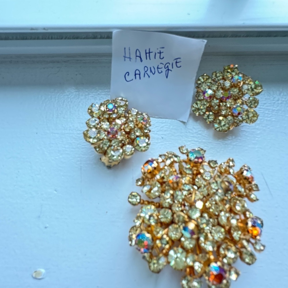 Hattie Carnegie Vintage Gold with AB Crystal Brooch and earring set - Picture 6 of 13